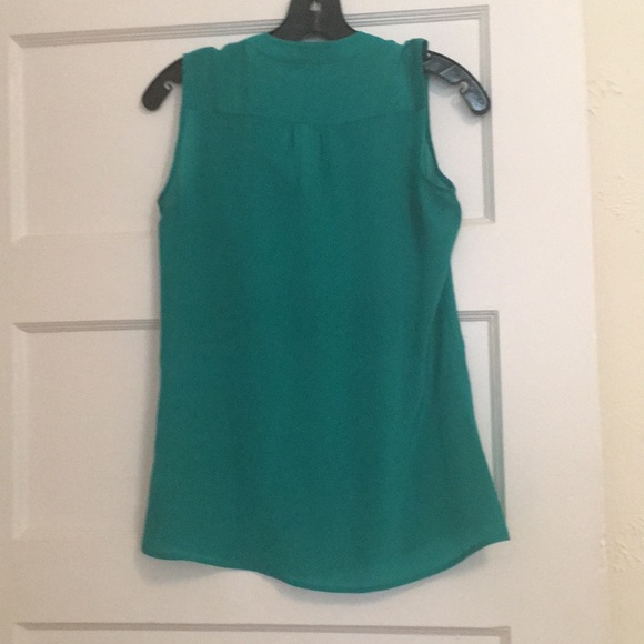 Banana Republic silk top - Picture 4 of 4